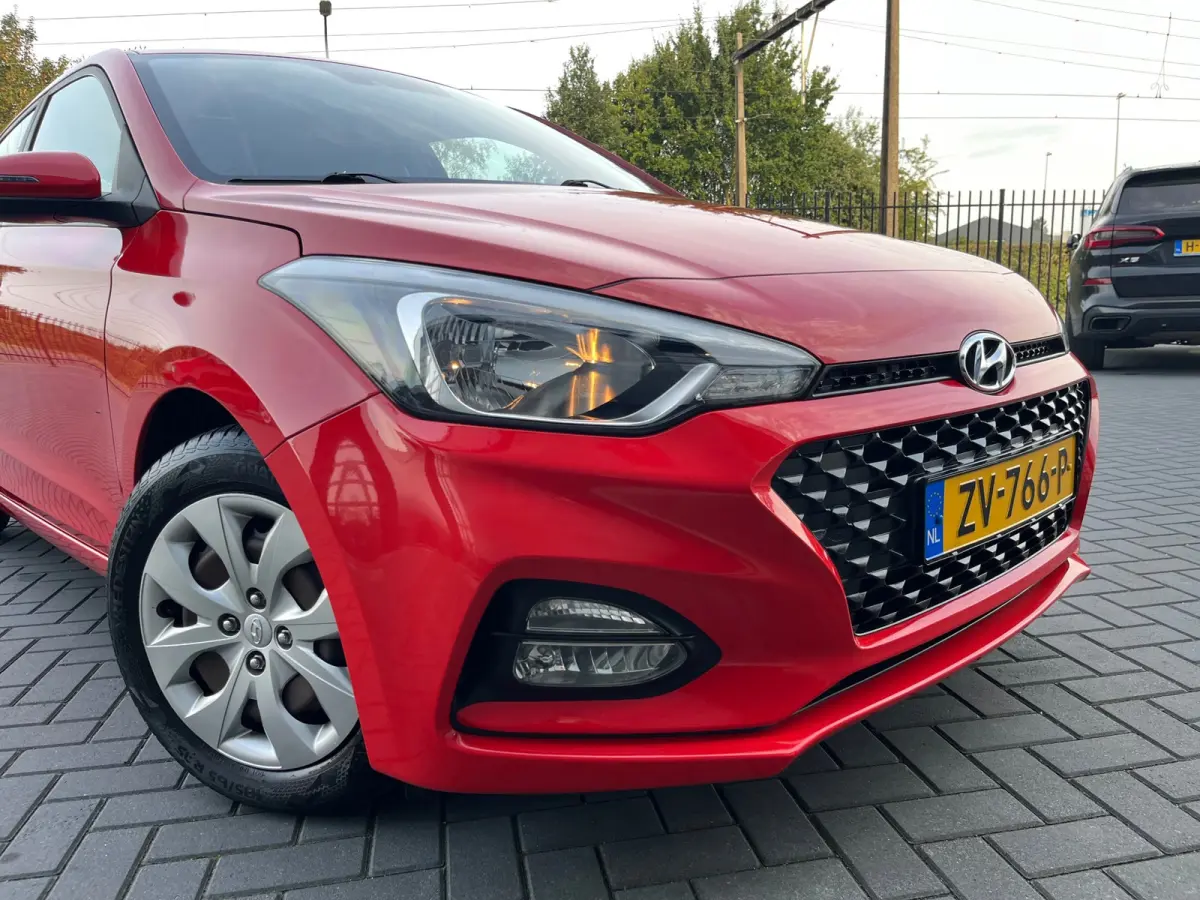 1.0 T-GDI Comfort 100PK/Camera/Leder/Carplay/Navigatie/Clima/Cruise/Trekhaak/2De Eigenaar/Nieuwstaat !!