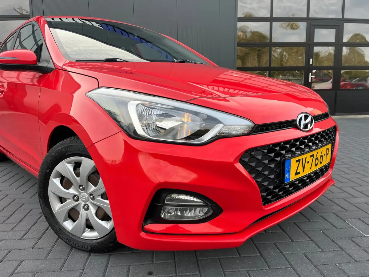 1.0 T-GDI Comfort 100PK/Camera/Leder/Carplay/Navigatie/Clima/Cruise/Trekhaak/2De Eigenaar/Nieuwstaat !!