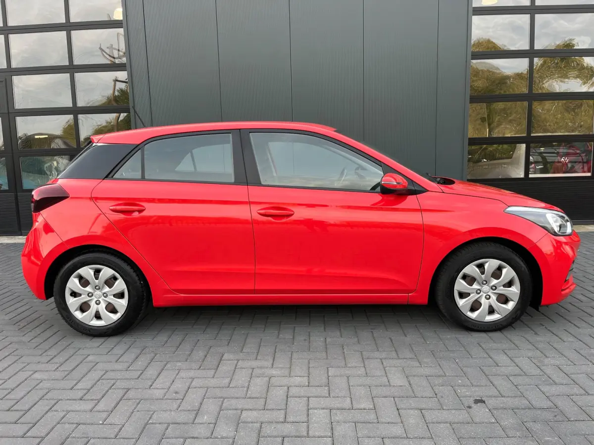 1.0 T-GDI Comfort 100PK/Camera/Leder/Carplay/Navigatie/Clima/Cruise/Trekhaak/2De Eigenaar/Nieuwstaat !!
