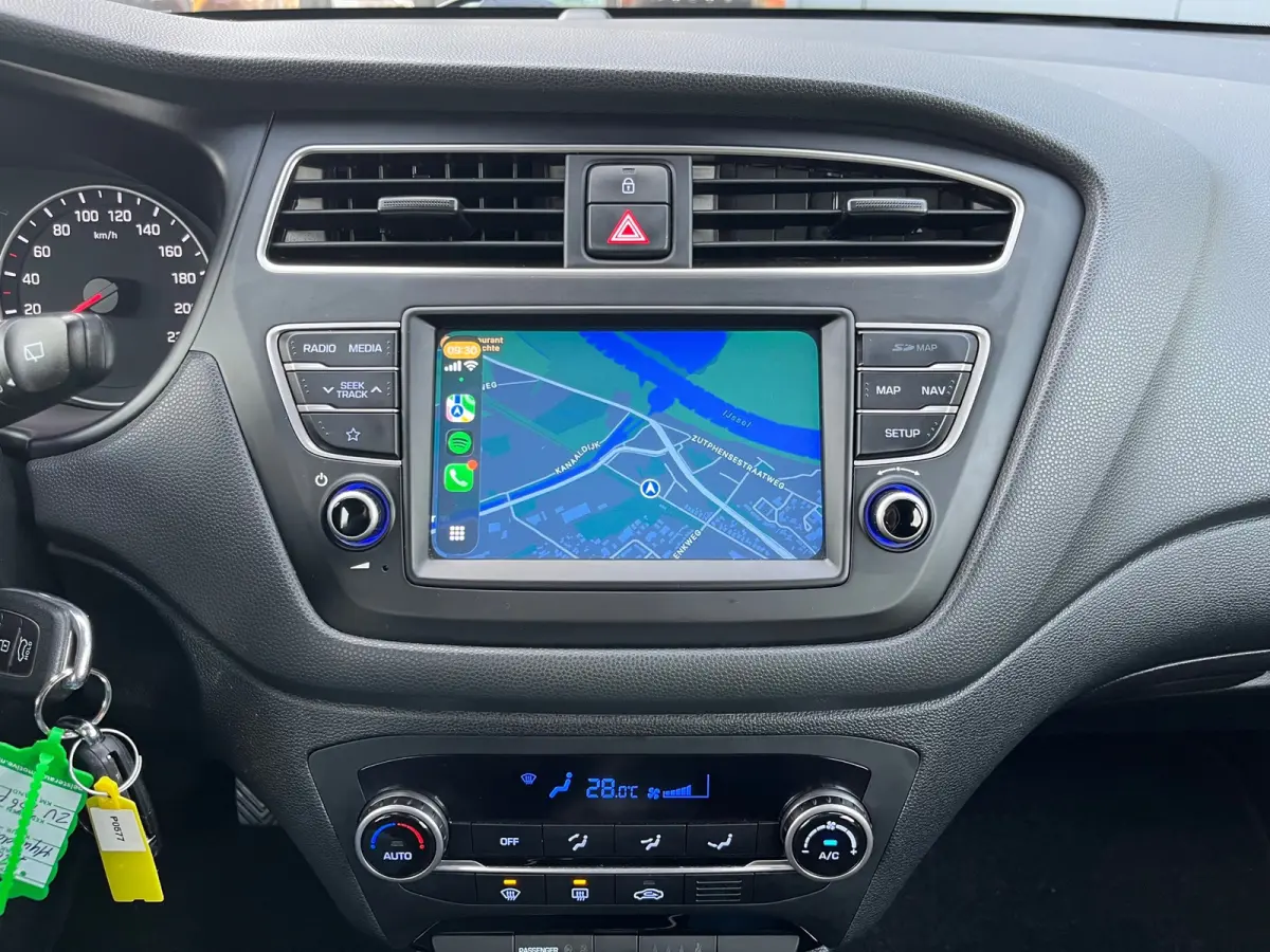 1.0 T-GDI Comfort 100PK/Camera/Leder/Carplay/Navigatie/Clima/Cruise/Trekhaak/2De Eigenaar/Nieuwstaat !!