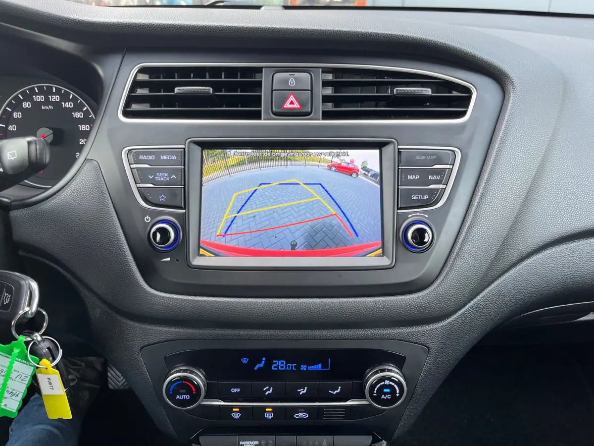 1.0 T-GDI Comfort 100PK/Camera/Leder/Carplay/Navigatie/Clima/Cruise/Trekhaak/2De Eigenaar/Nieuwstaat !!
