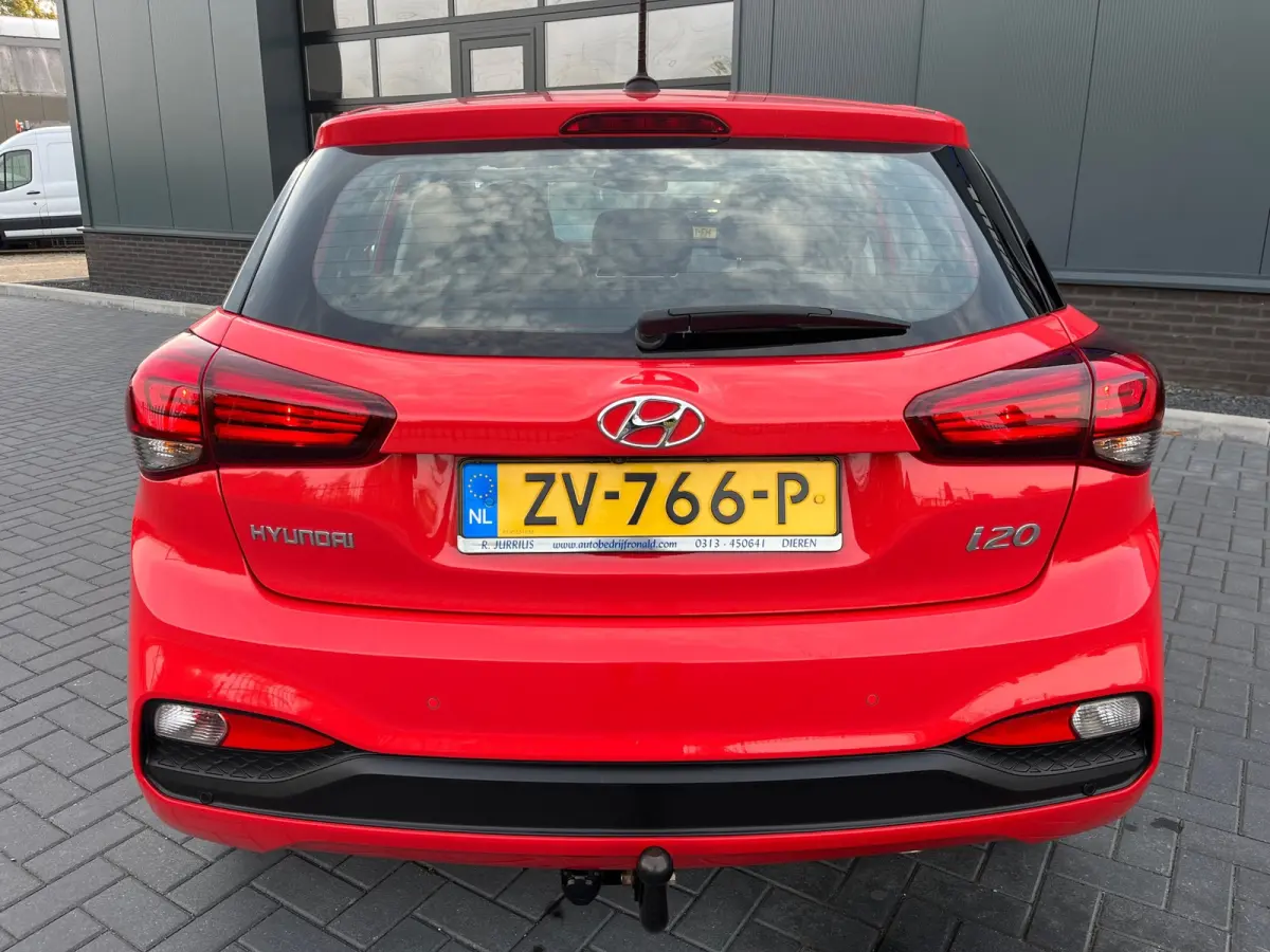 1.0 T-GDI Comfort 100PK/Camera/Leder/Carplay/Navigatie/Clima/Cruise/Trekhaak/2De Eigenaar/Nieuwstaat !!