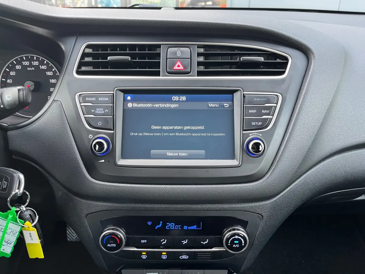 1.0 T-GDI Comfort 100PK/Camera/Leder/Carplay/Navigatie/Clima/Cruise/Trekhaak/2De Eigenaar/Nieuwstaat !!