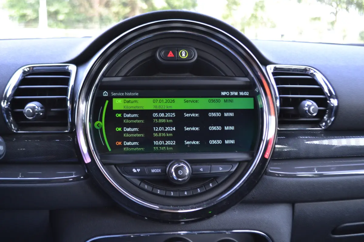 1.5 Cooper Chili Serious | Led | Sportstoel | Harman Kardon | Navi | Keyless Entry | 18 inch. Dealer onderhouden!