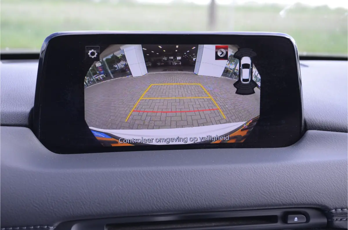 2.0 4WD Nieuw model! | Achteruitrijcamera | Head Up | Dodehoeksensor | Stuur en stoelverwarming |
