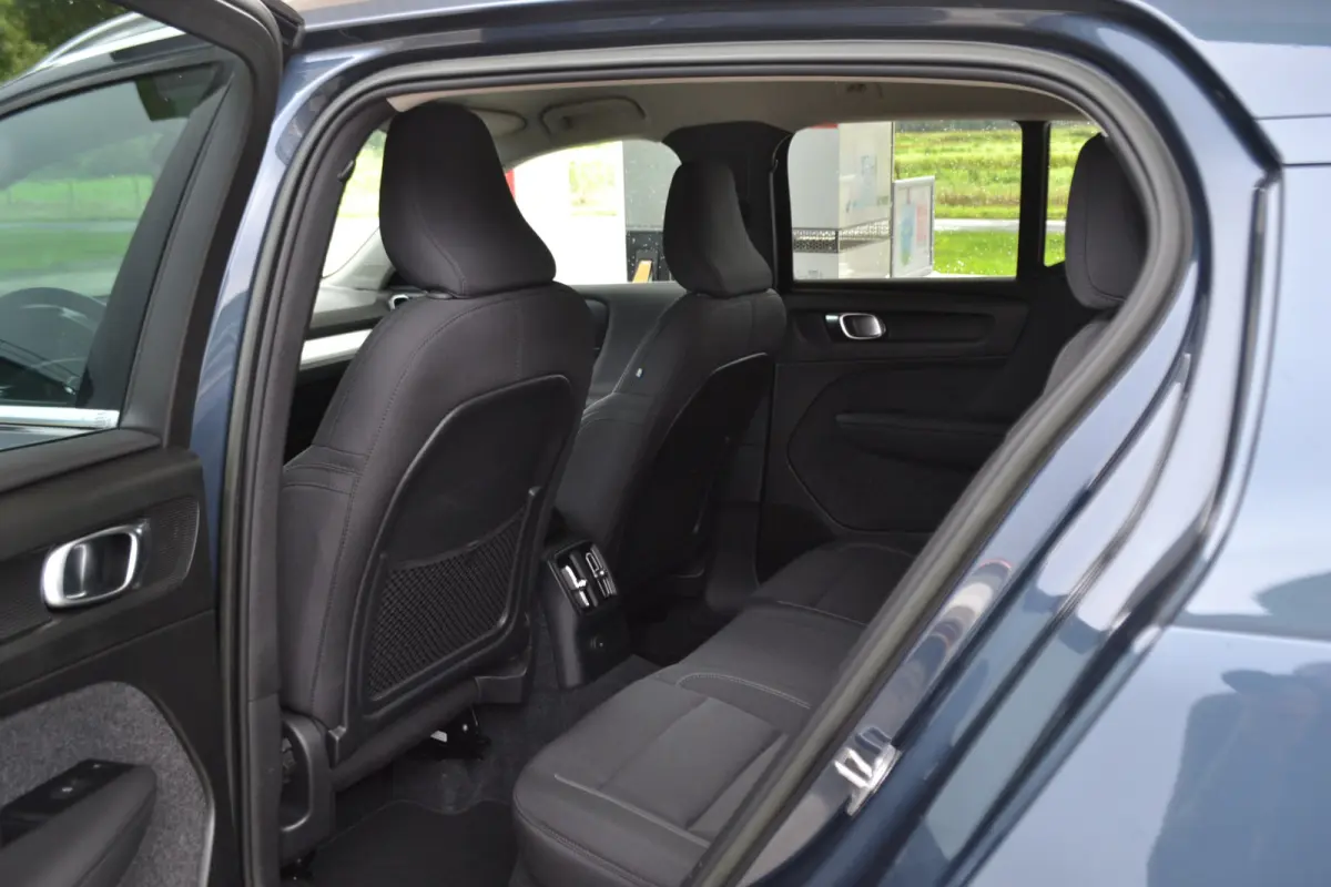 1.5 T4 Inscription | Achteruitrijcamera | Trekhaak 1800kg | Stuur en stoelverw. | Keyless |