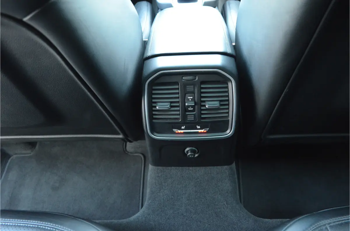 3.0 S Panoramdak | Stoelventilatie | Luchtvering | Stoelverwarm v+a | Standverwarming | 14/18-weg stoelverst Bose | Recent onderhoud Porsche gehad |