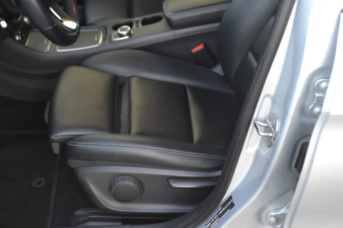 180 Automaat | Leer | Carplay | Stoelverw. | Navigatie | Achteruitrijcamera | Trekhaak |
