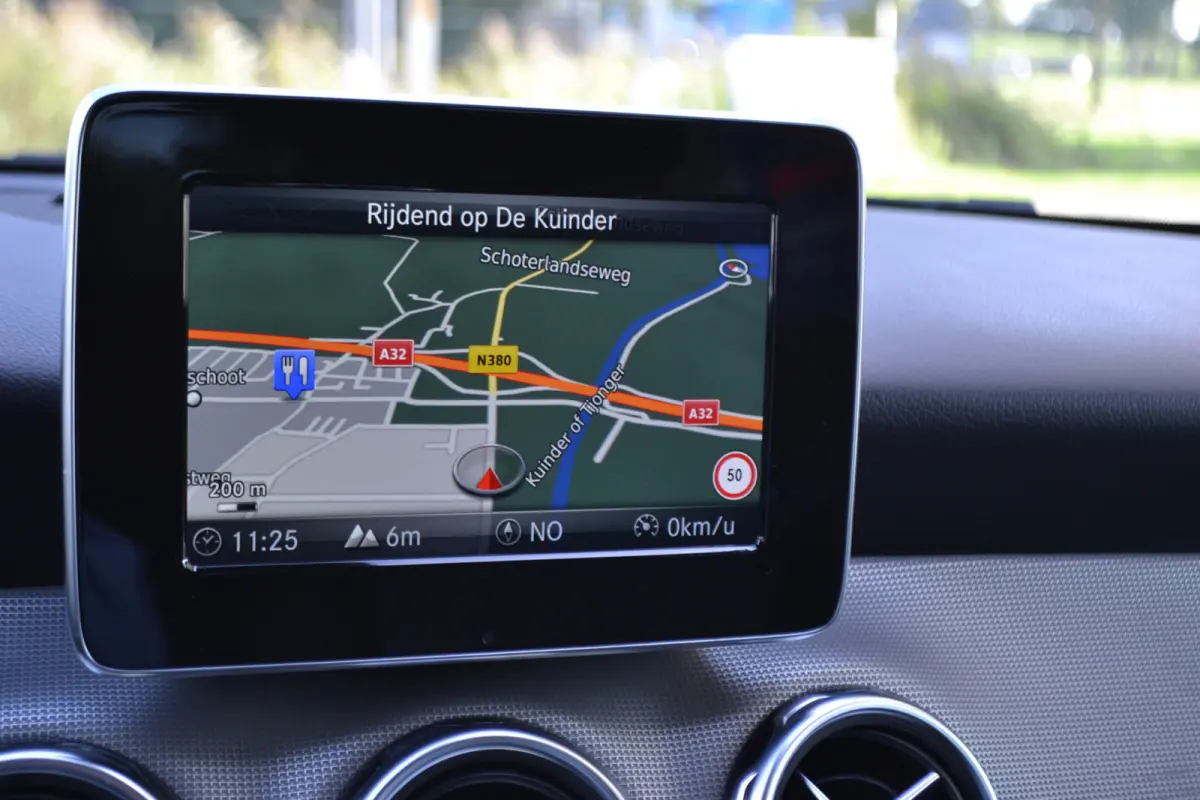 180 Automaat | Leer | Carplay | Stoelverw. | Navigatie | Achteruitrijcamera | Trekhaak |