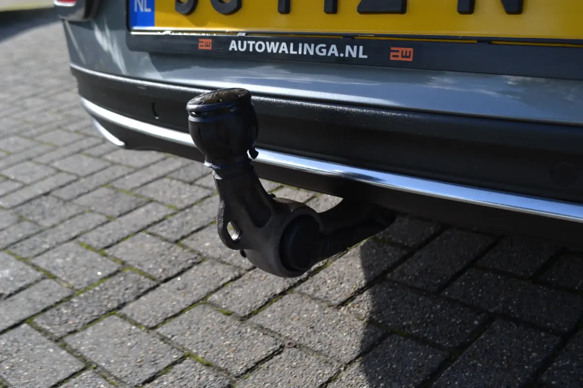 180 Ambition Navigatie | Led koplampen | Trekhaak af fabriek 1800kg | Nederlandse Auto!