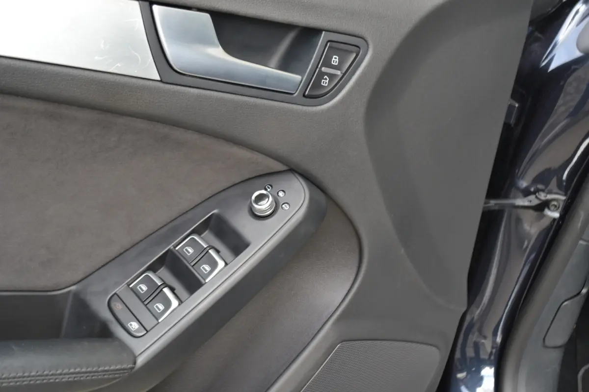 1.8 TFSI S-Line Autom. | Opendak | Sportstoelen | Leer/ Alcantara | Stoelverwarming | NL Auto!