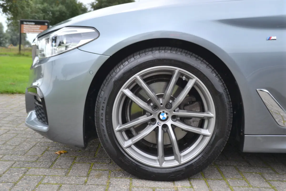 520i M Sportpakket | NL Auto | Stoelverst el geheug. | Stoelverw. | Trekhaak 2000kg |