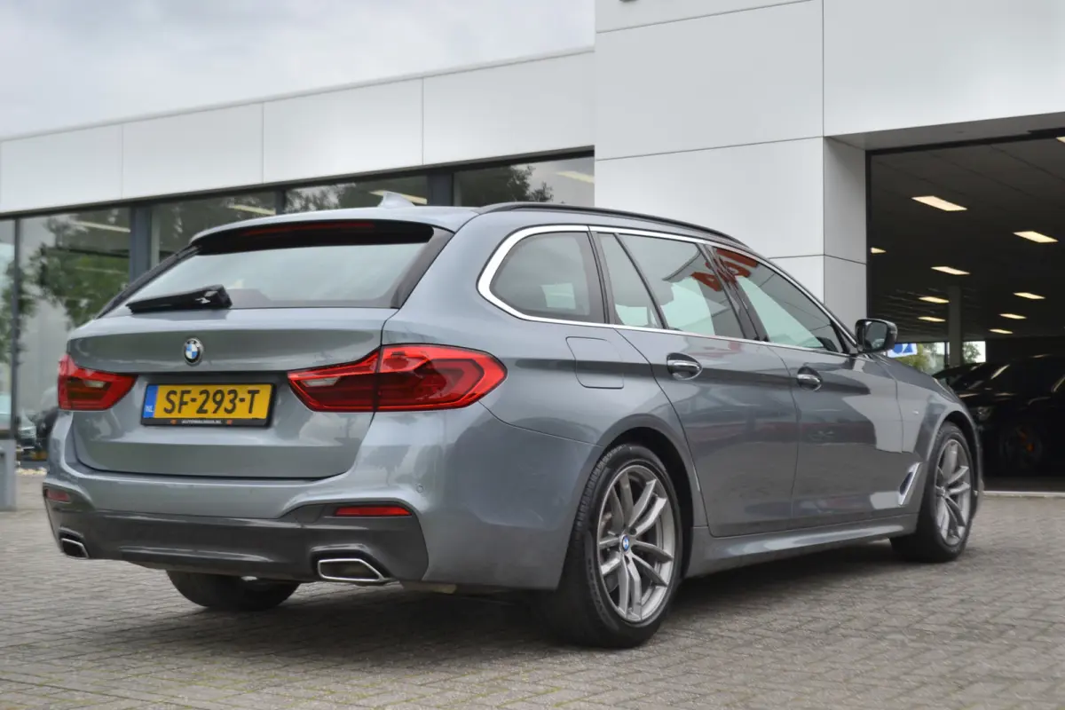 520i M Sportpakket | NL Auto | Stoelverst el geheug. | Stoelverw. | Trekhaak 2000kg |