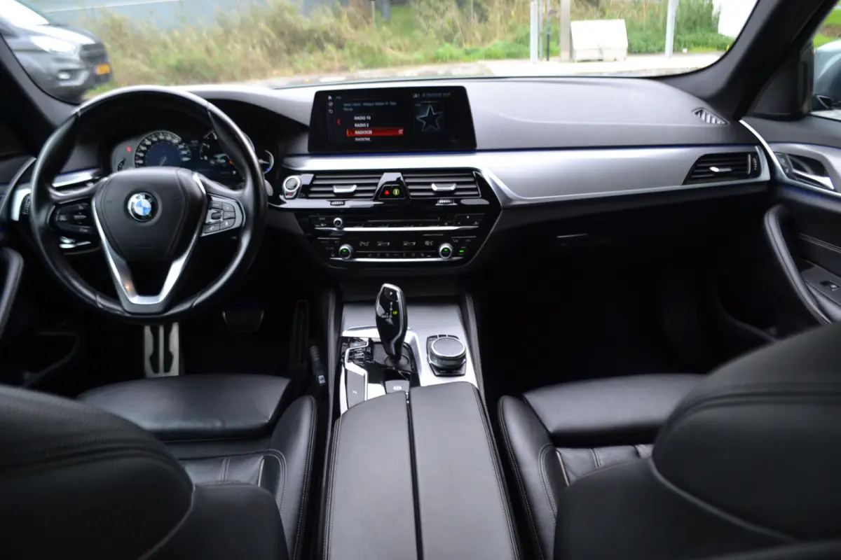 520i M Sportpakket | NL Auto | Stoelverst el geheug. | Stoelverw. | Trekhaak 2000kg |