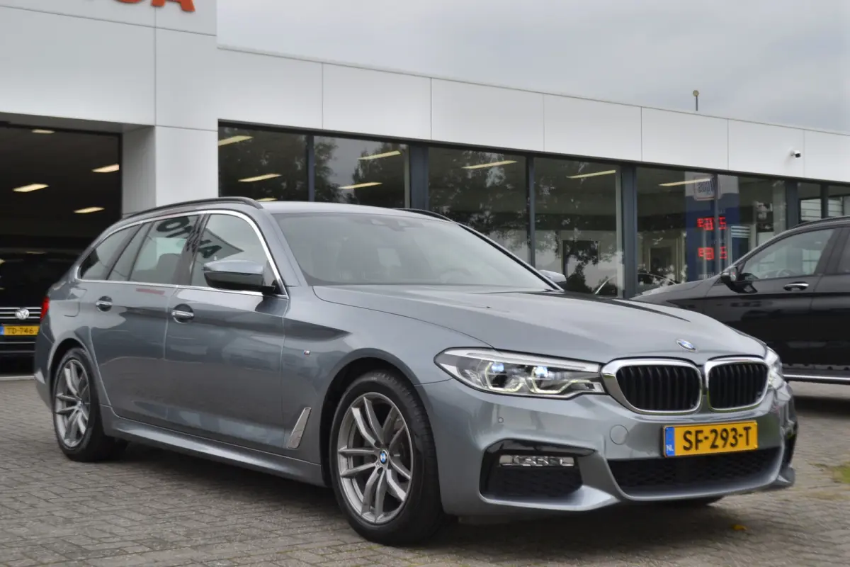 520i M Sportpakket | NL Auto | Stoelverst el geheug. | Stoelverw. | Trekhaak 2000kg |