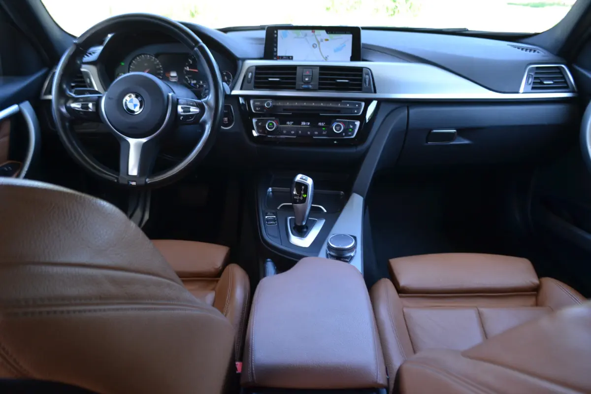 318i M Sport Leer | Navigatie | Trekhaak Afn. | onderhoud inzichtelijk.