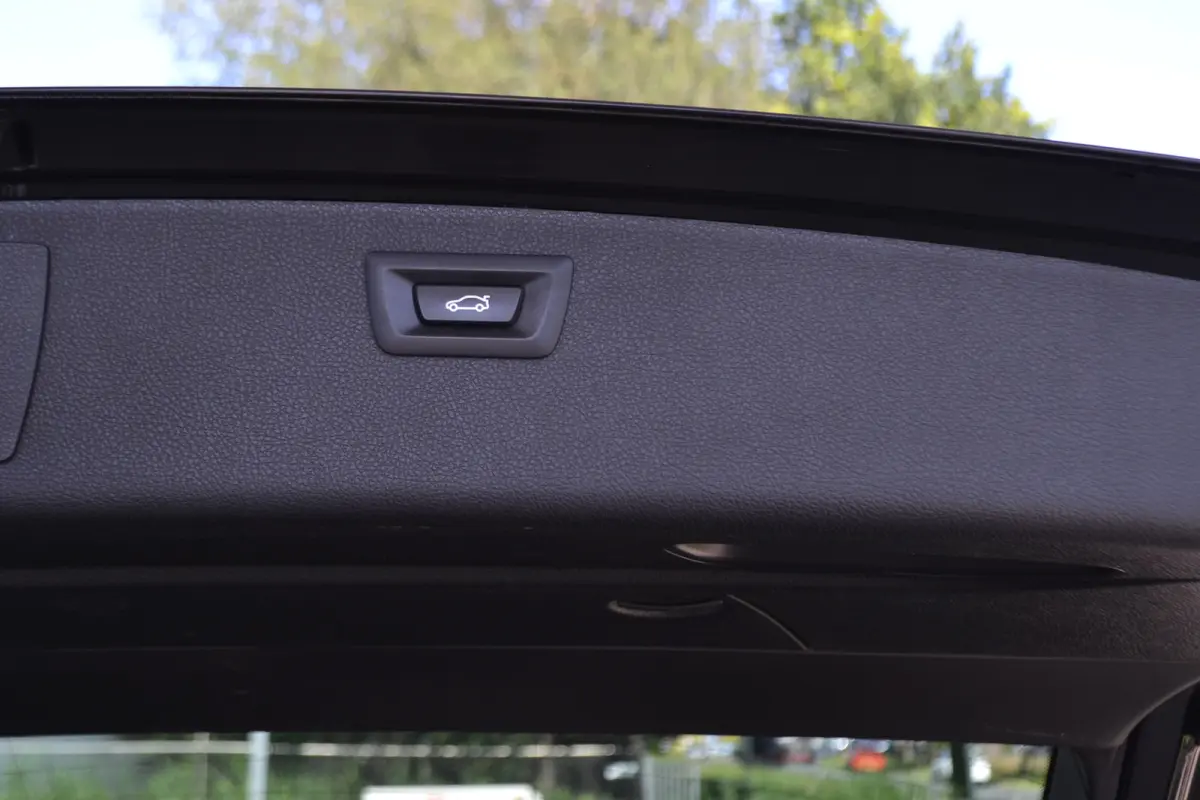 318i M Sport Leer | Navigatie | Trekhaak Afn. | onderhoud inzichtelijk.
