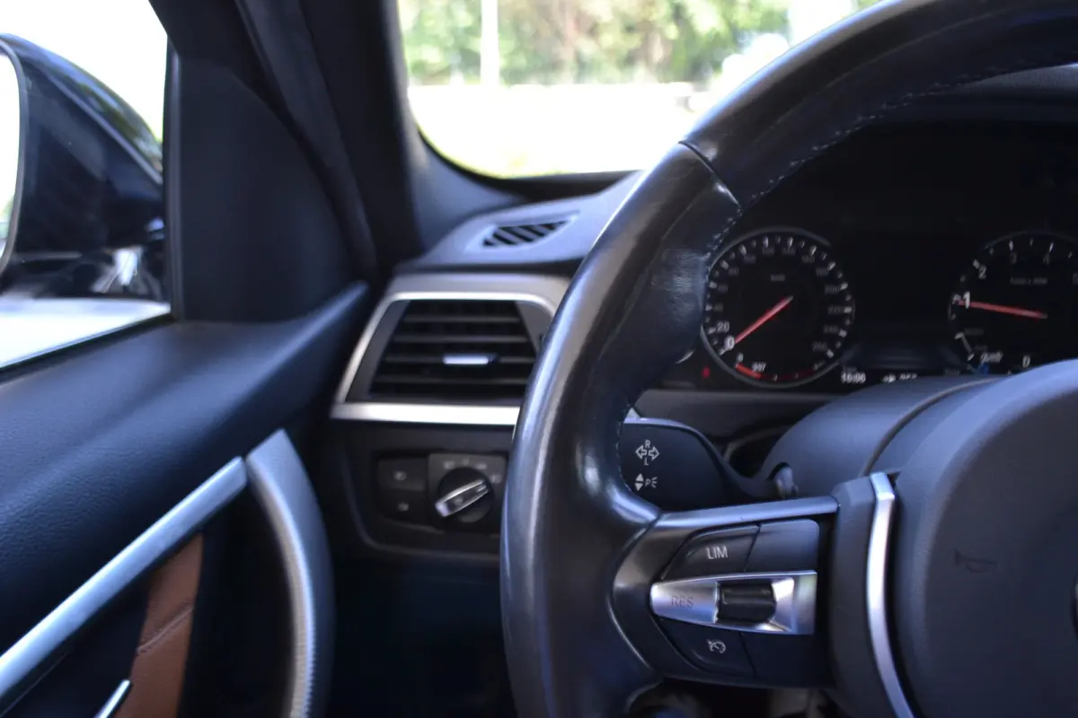 318i M Sport Leer | Navigatie | Trekhaak Afn. | onderhoud inzichtelijk.