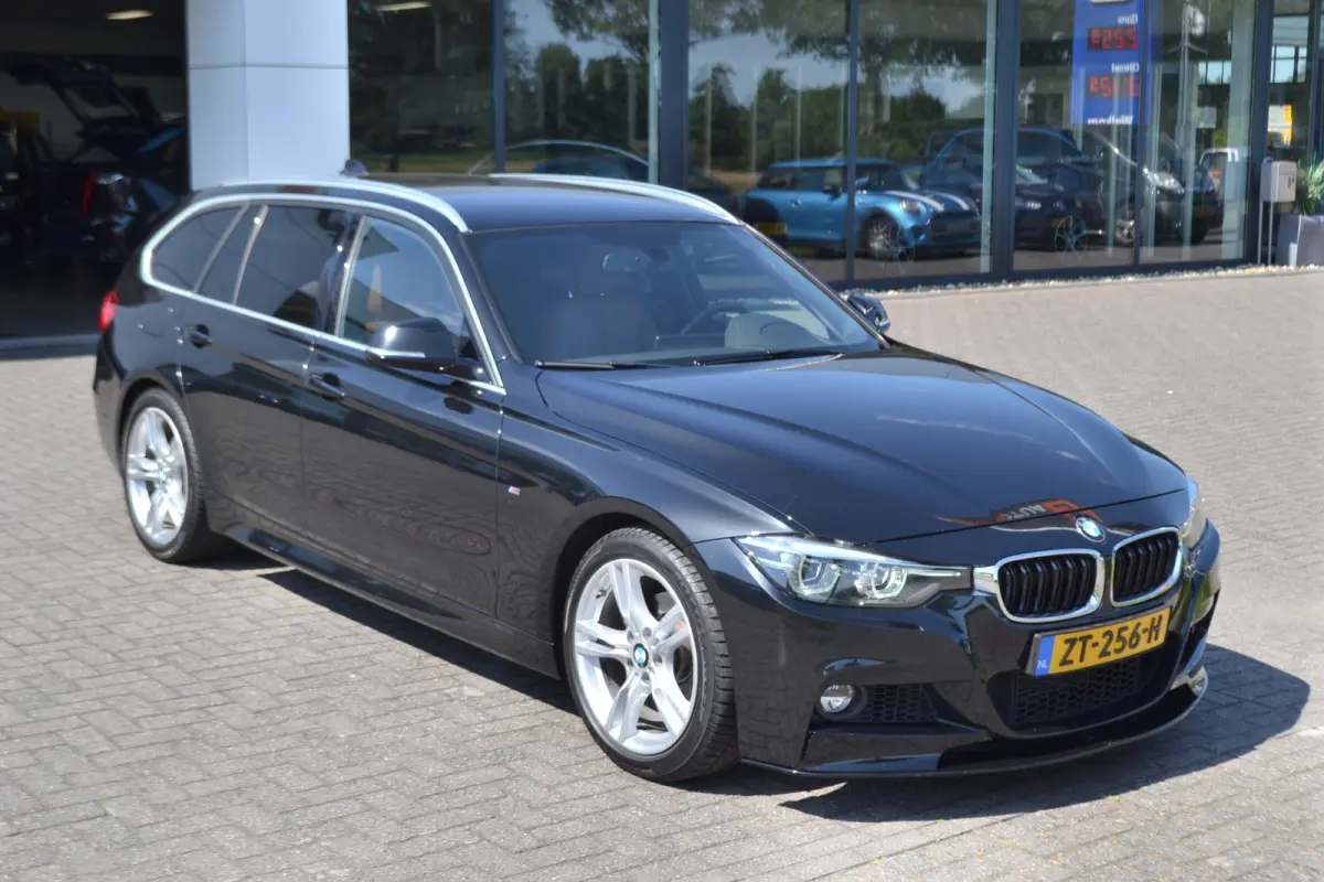 318i M Sport Leer | Navigatie | Trekhaak Afn. | onderhoud inzichtelijk.