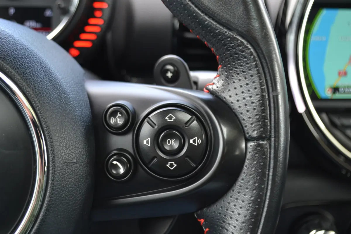 2.0 Cooper S JCW Chili | Panoramadak | Leer | Harman/Kardon | Achteruitrij camera | Head-up display | Stoelverwarming |