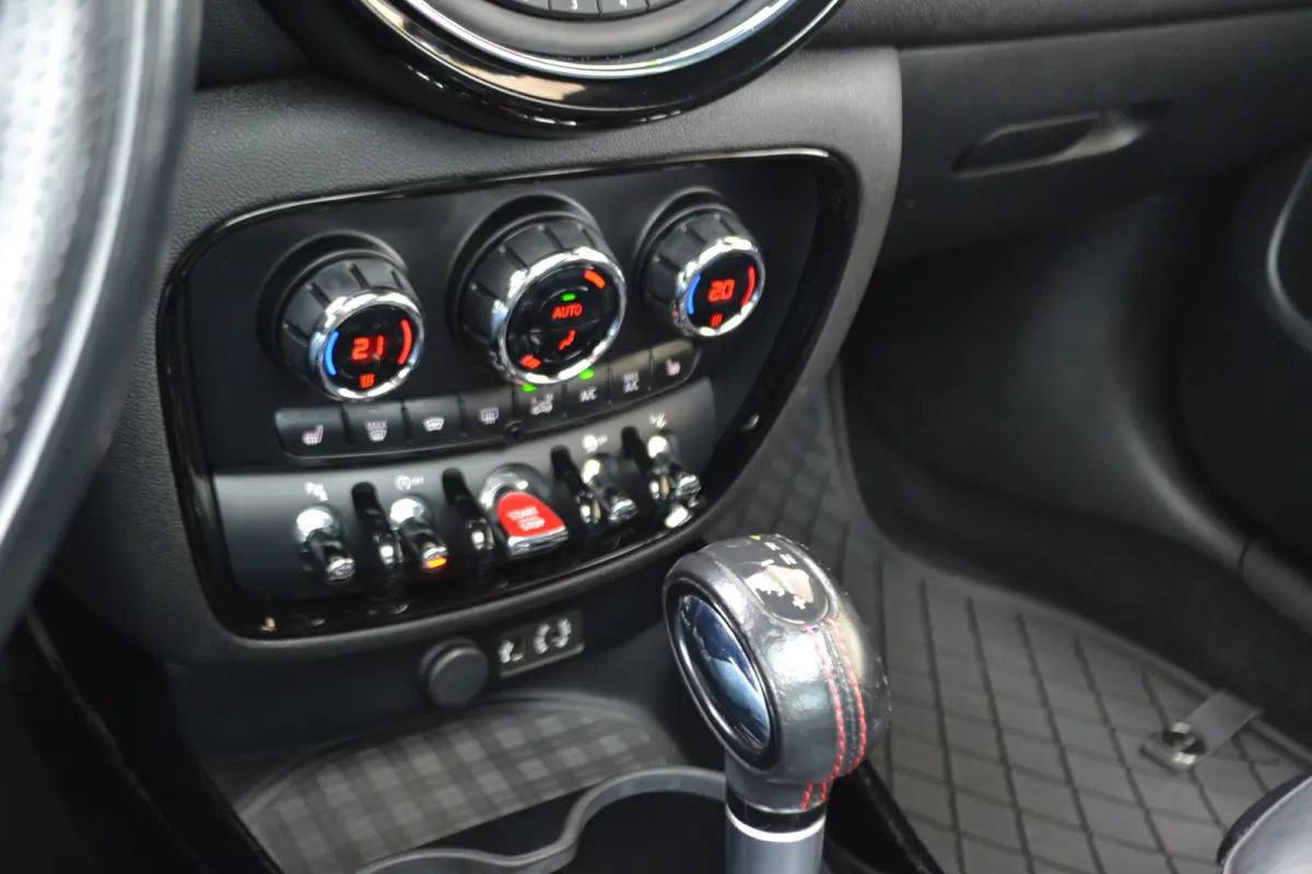2.0 Cooper S JCW Chili | Panoramadak | Leer | Harman/Kardon | Achteruitrij camera | Head-up display | Stoelverwarming |