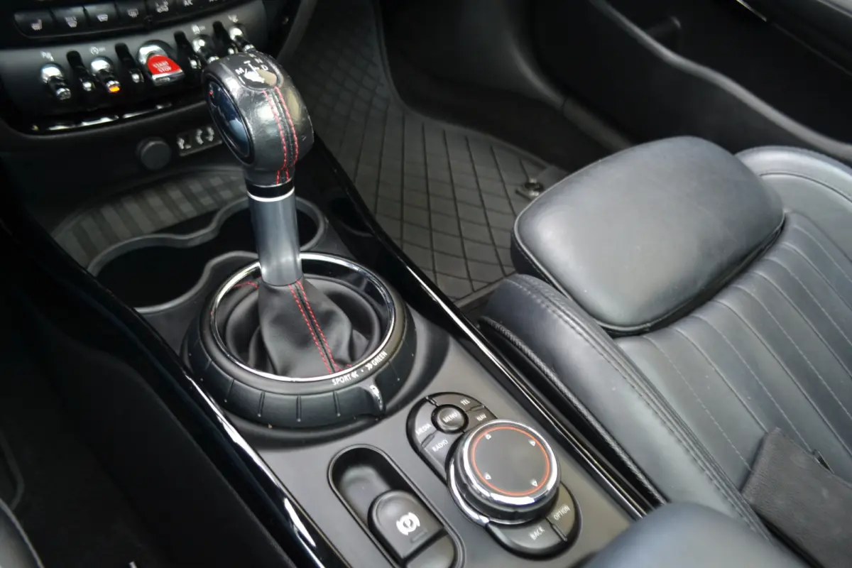 2.0 Cooper S JCW Chili | Panoramadak | Leer | Harman/Kardon | Achteruitrij camera | Head-up display | Stoelverwarming |