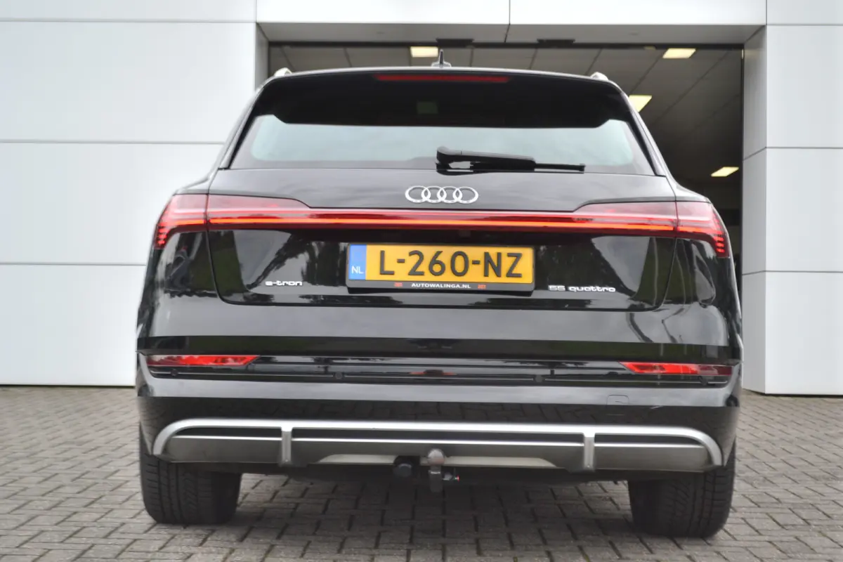 55 quattro S-Line 95 kWh Panoramdak | Trekhaak | Stoelen v el geheug. | Achteruitrijcamera | Keyless |