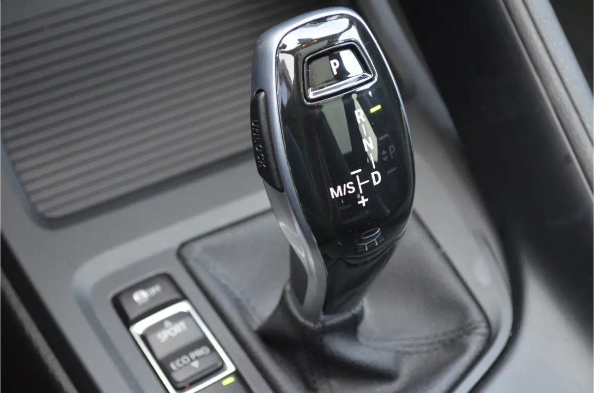 sDrive20i 180pk Automaat | Panoramdak | Carplay | Head Up | Achteruitrij camera |Stoelverwarming | Dealer Metallic Lak