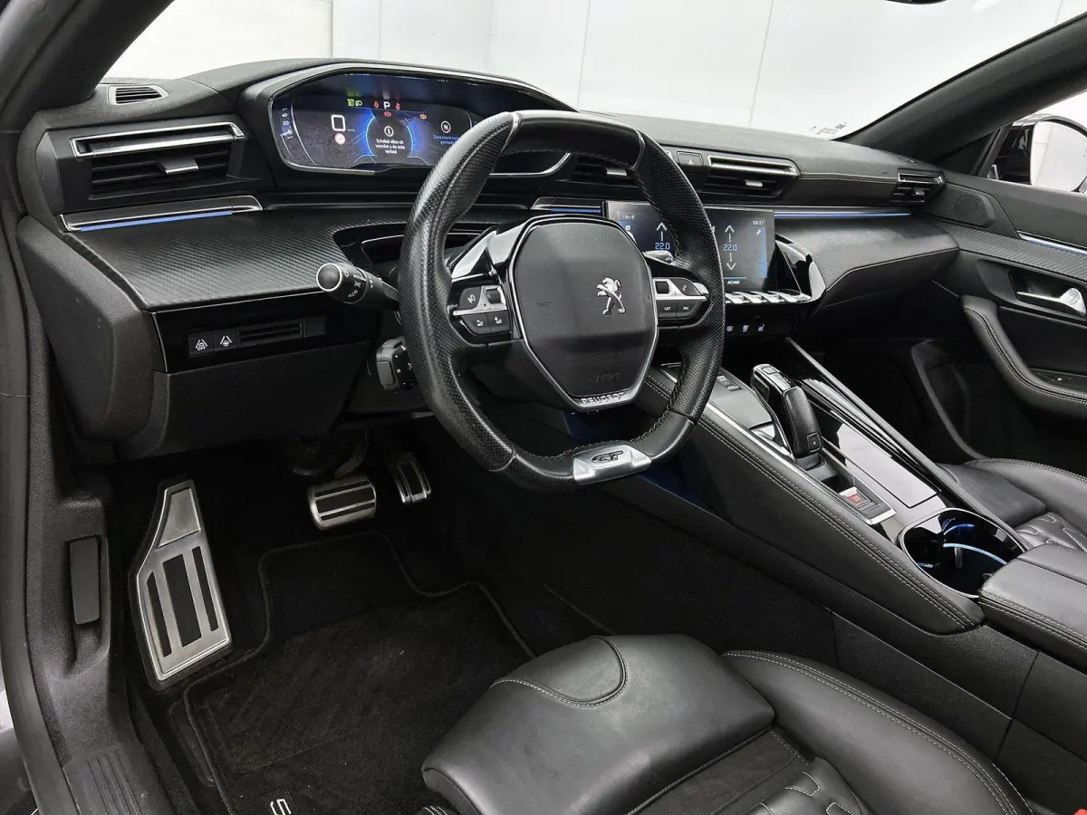 1.5 BlueHDi 130 S&S EAT8 GT | Apple Carplay / Android Auto | Achteruitrijcamera | Parkeersensoren | Panoramadak | Trekhaak |