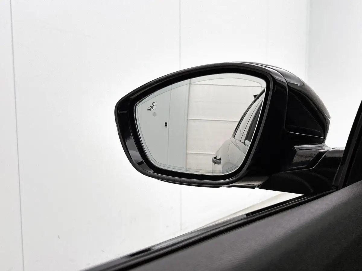 1.5 BlueHDi 130 S&S EAT8 GT | Apple Carplay / Android Auto | Achteruitrijcamera | Parkeersensoren | Panoramadak | Trekhaak |