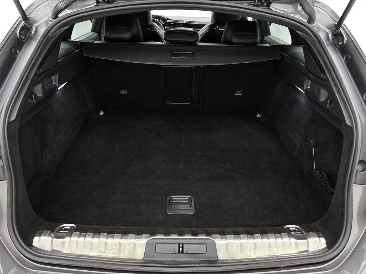 1.5 BlueHDi 130 S&S EAT8 GT | Apple Carplay / Android Auto | Achteruitrijcamera | Parkeersensoren | Panoramadak | Trekhaak |