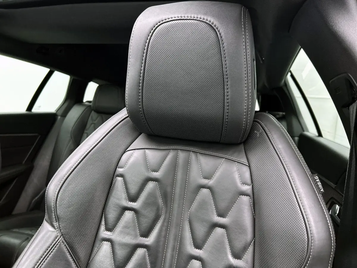 1.5 BlueHDi 130 S&S EAT8 GT | Apple Carplay / Android Auto | Achteruitrijcamera | Parkeersensoren | Panoramadak | Trekhaak |