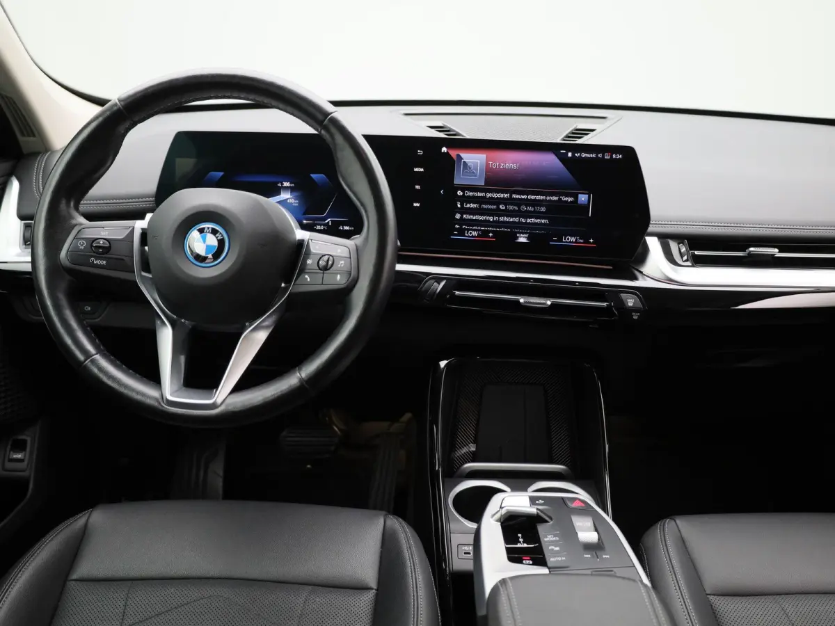 xDrive30 (200kW) | Climate Control | Stoelverwarming | Parkeersensoren | Achteruitrijcamera | Lichtmetalen Velgen |