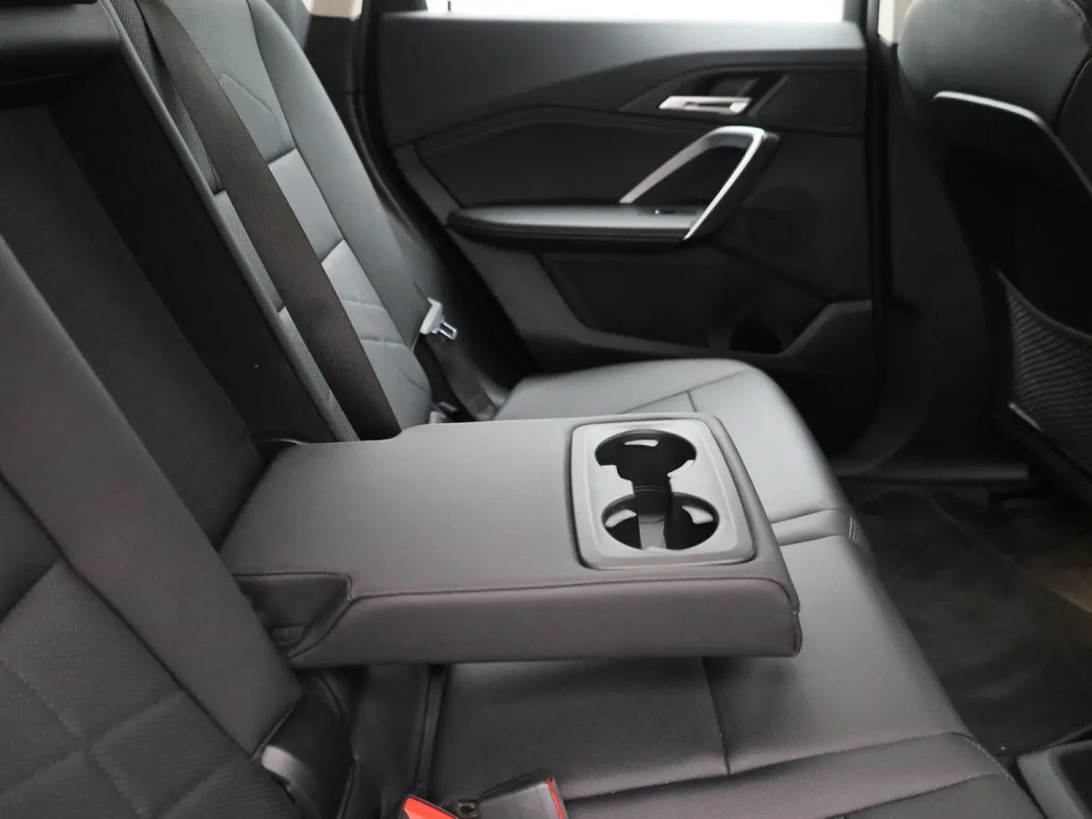 xDrive30 (200kW) | Climate Control | Stoelverwarming | Parkeersensoren | Achteruitrijcamera | Lichtmetalen Velgen |