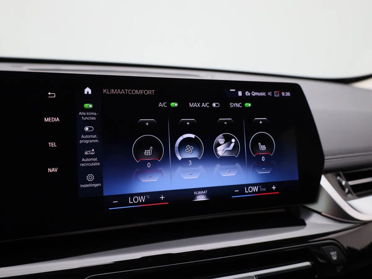 xDrive30 (200kW) | Climate Control | Stoelverwarming | Parkeersensoren | Achteruitrijcamera | Lichtmetalen Velgen |
