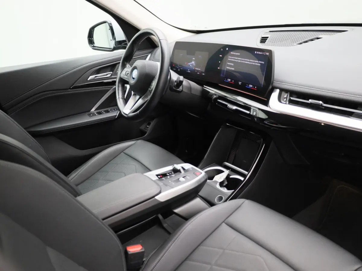 xDrive30 (200kW) | Climate Control | Stoelverwarming | Parkeersensoren | Achteruitrijcamera | Lichtmetalen Velgen |