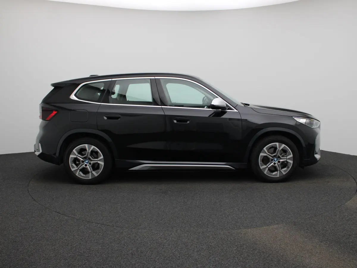xDrive30 (200kW) | Climate Control | Stoelverwarming | Parkeersensoren | Achteruitrijcamera | Lichtmetalen Velgen |