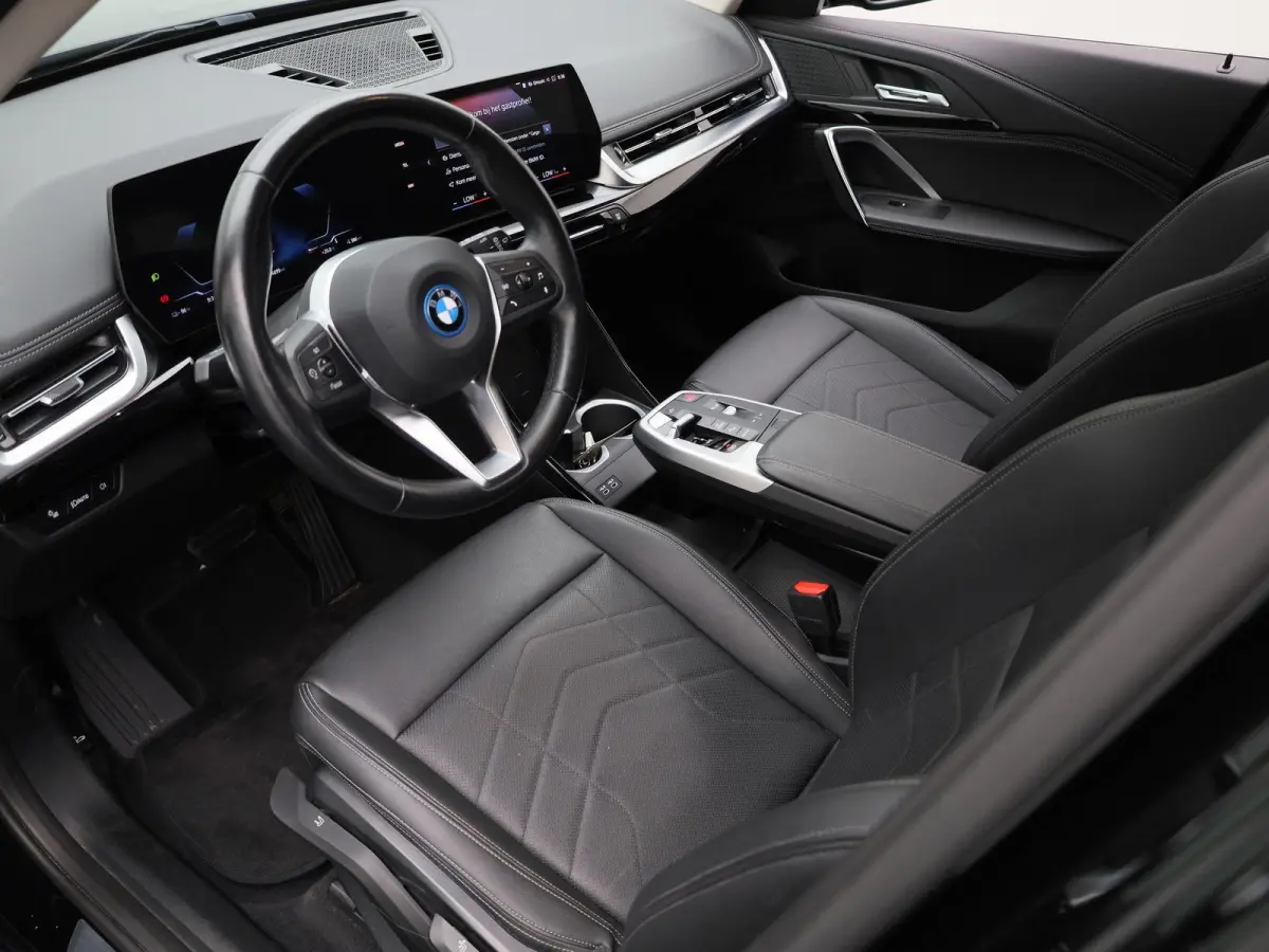 xDrive30 (200kW) | Climate Control | Stoelverwarming | Parkeersensoren | Achteruitrijcamera | Lichtmetalen Velgen |