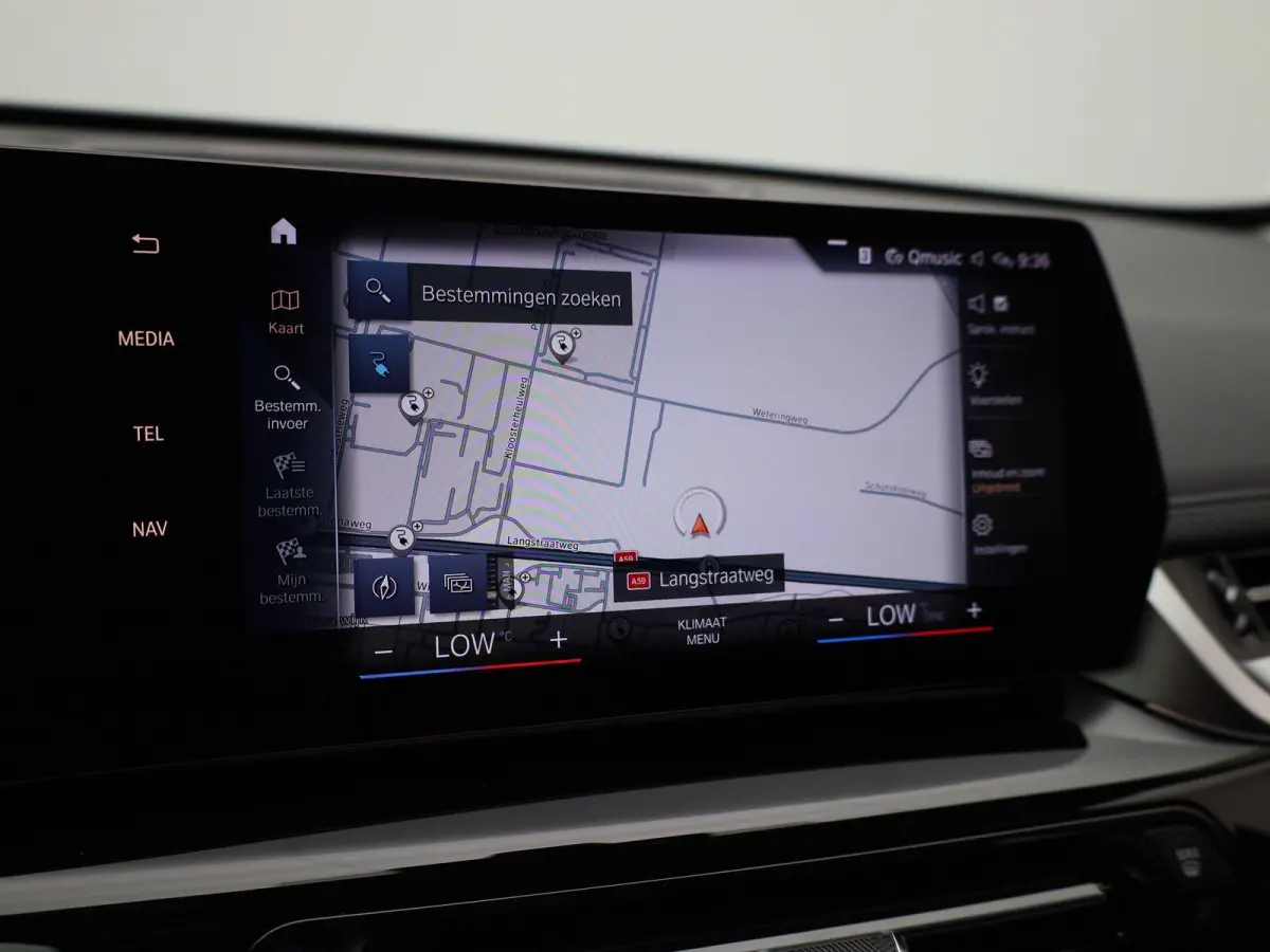 xDrive30 (200kW) | Climate Control | Stoelverwarming | Parkeersensoren | Achteruitrijcamera | Lichtmetalen Velgen |