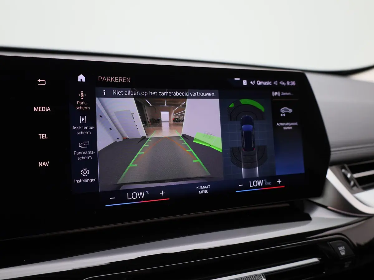 xDrive30 (200kW) | Climate Control | Stoelverwarming | Parkeersensoren | Achteruitrijcamera | Lichtmetalen Velgen |