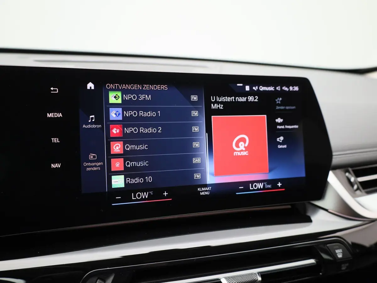 xDrive30 (200kW) | Climate Control | Stoelverwarming | Parkeersensoren | Achteruitrijcamera | Lichtmetalen Velgen |