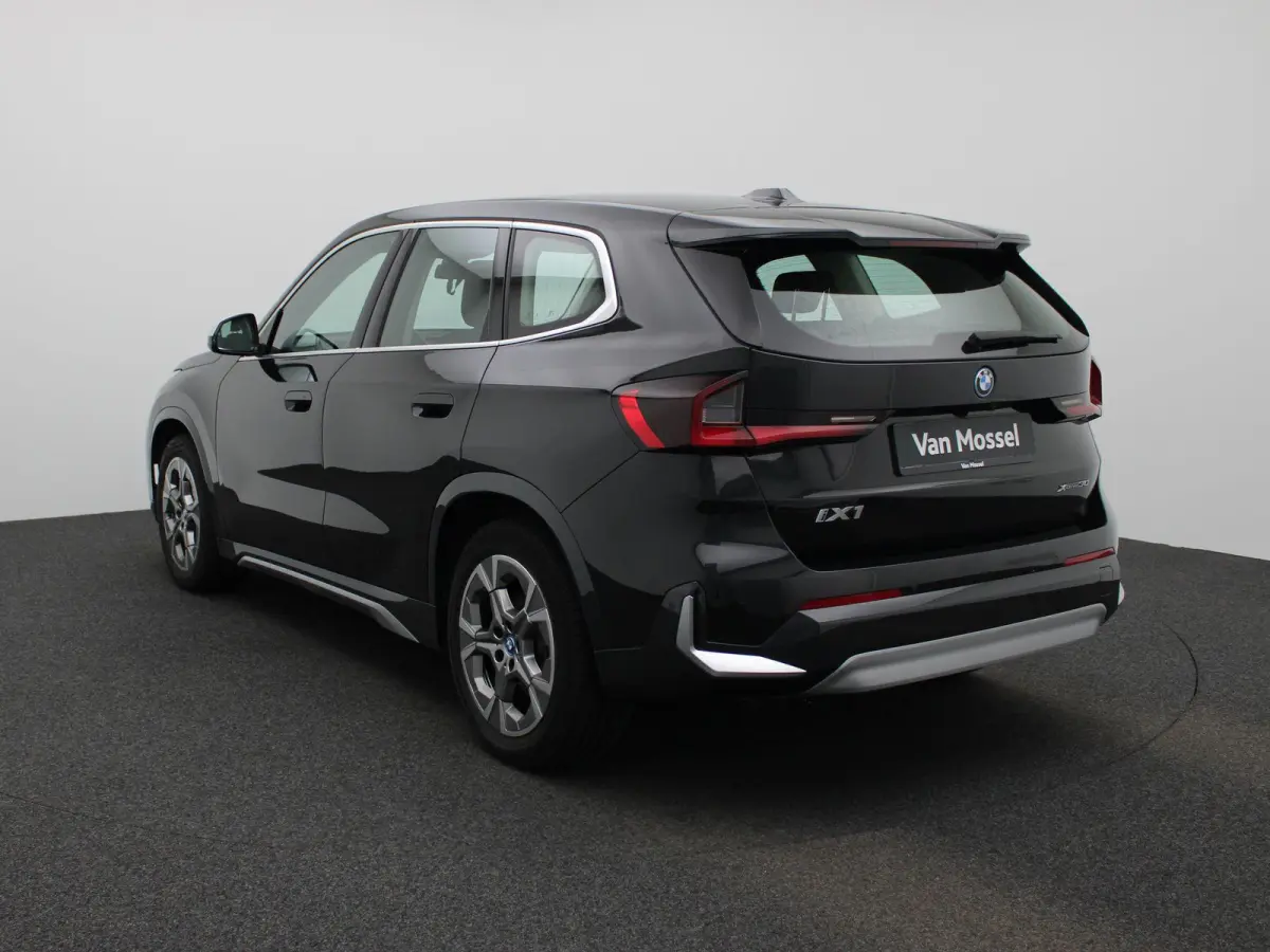 xDrive30 (200kW) | Climate Control | Stoelverwarming | Parkeersensoren | Achteruitrijcamera | Lichtmetalen Velgen |