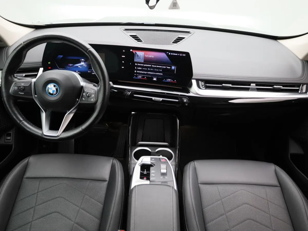 xDrive30 (200kW) | Climate Control | Stoelverwarming | Parkeersensoren | Achteruitrijcamera | Lichtmetalen Velgen |