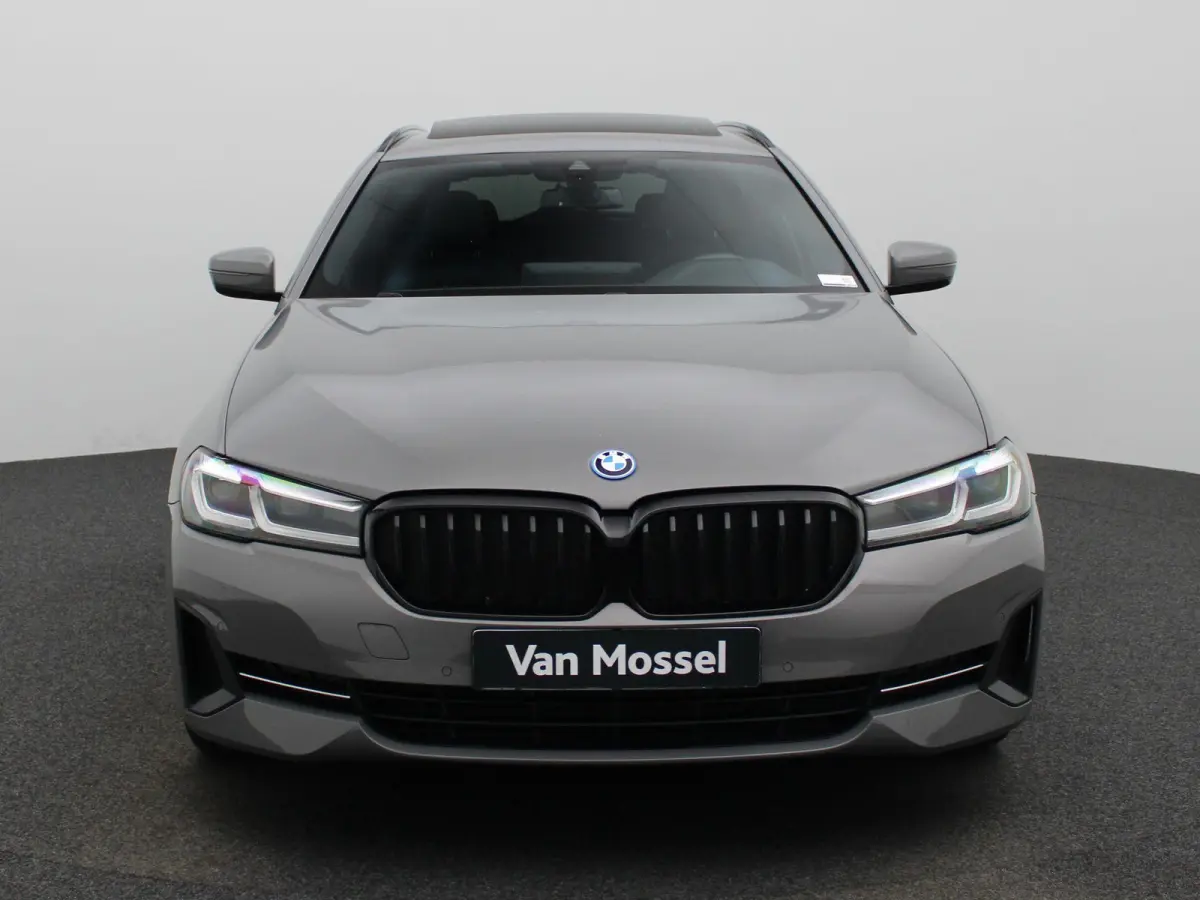530e 215kW xDrive Auto | Apple Carplay / Android Auto | Panoramadak | Sfeerverlichting | Harman / Kardon | Achteruitrijcamera | Trekhaak |