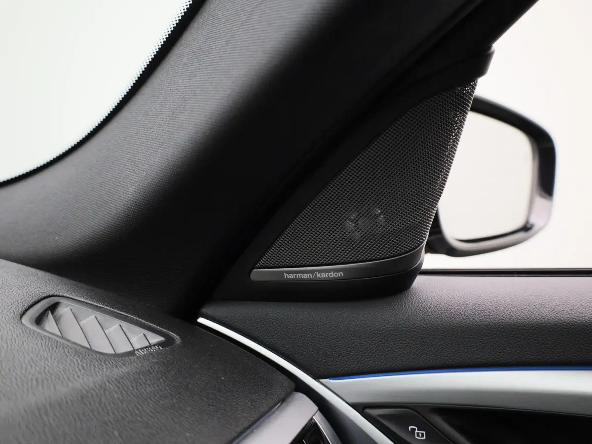 530e 215kW xDrive Auto | Apple Carplay / Android Auto | Panoramadak | Sfeerverlichting | Harman / Kardon | Achteruitrijcamera | Trekhaak |