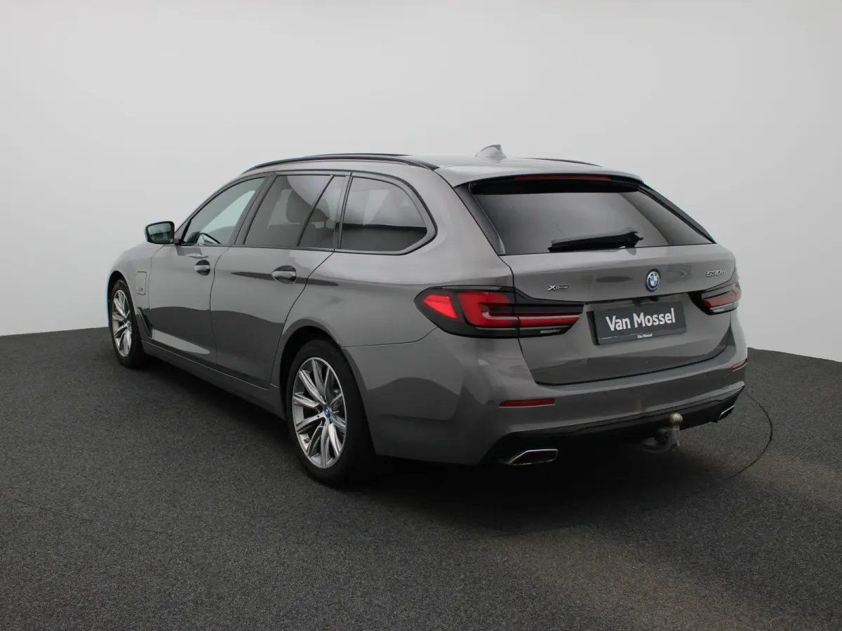530e 215kW xDrive Auto | Apple Carplay / Android Auto | Panoramadak | Sfeerverlichting | Harman / Kardon | Achteruitrijcamera | Trekhaak |
