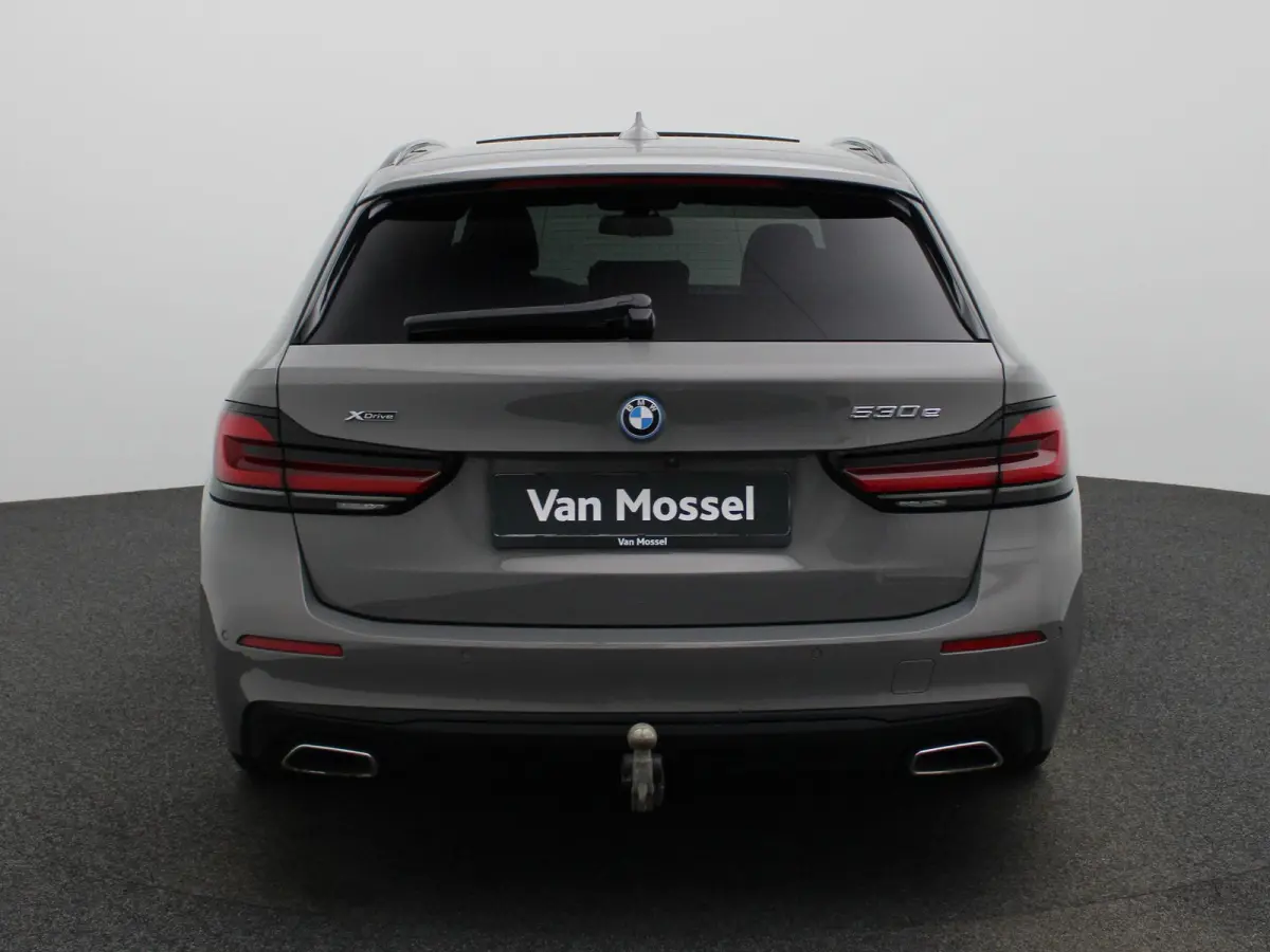 530e 215kW xDrive Auto | Apple Carplay / Android Auto | Panoramadak | Sfeerverlichting | Harman / Kardon | Achteruitrijcamera | Trekhaak |