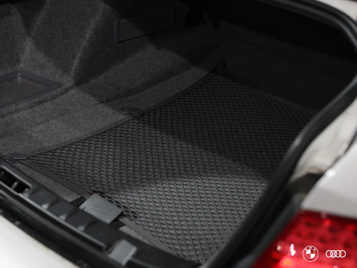 325i M SPORT / NL AUTO/ SCHUIFDAK / MEMORY / HIFI / 18"/ 6 CIL.