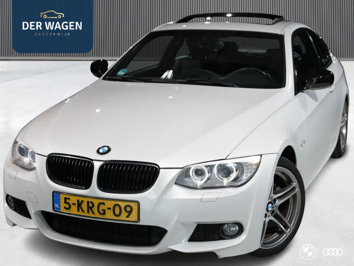 325i M SPORT / NL AUTO/ SCHUIFDAK / MEMORY / HIFI / 18"/ 6 CIL.