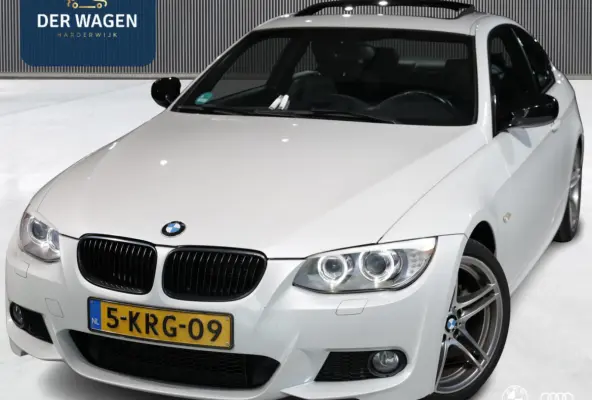 325i M SPORT / NL AUTO/ SCHUIFDAK / MEMORY / HIFI / 18"/ 6 CIL.